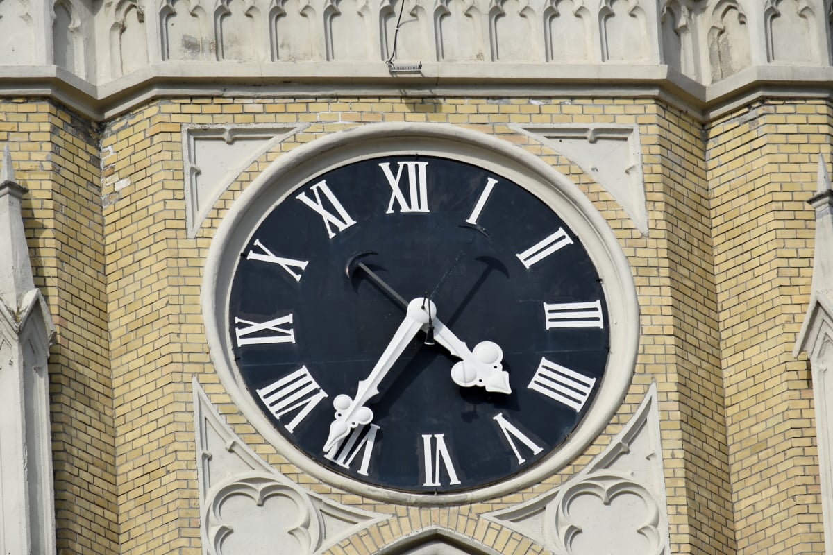 catholique, steeple, point de repère, temps, heure, horloge analogique, horloge, main, minute, architecture