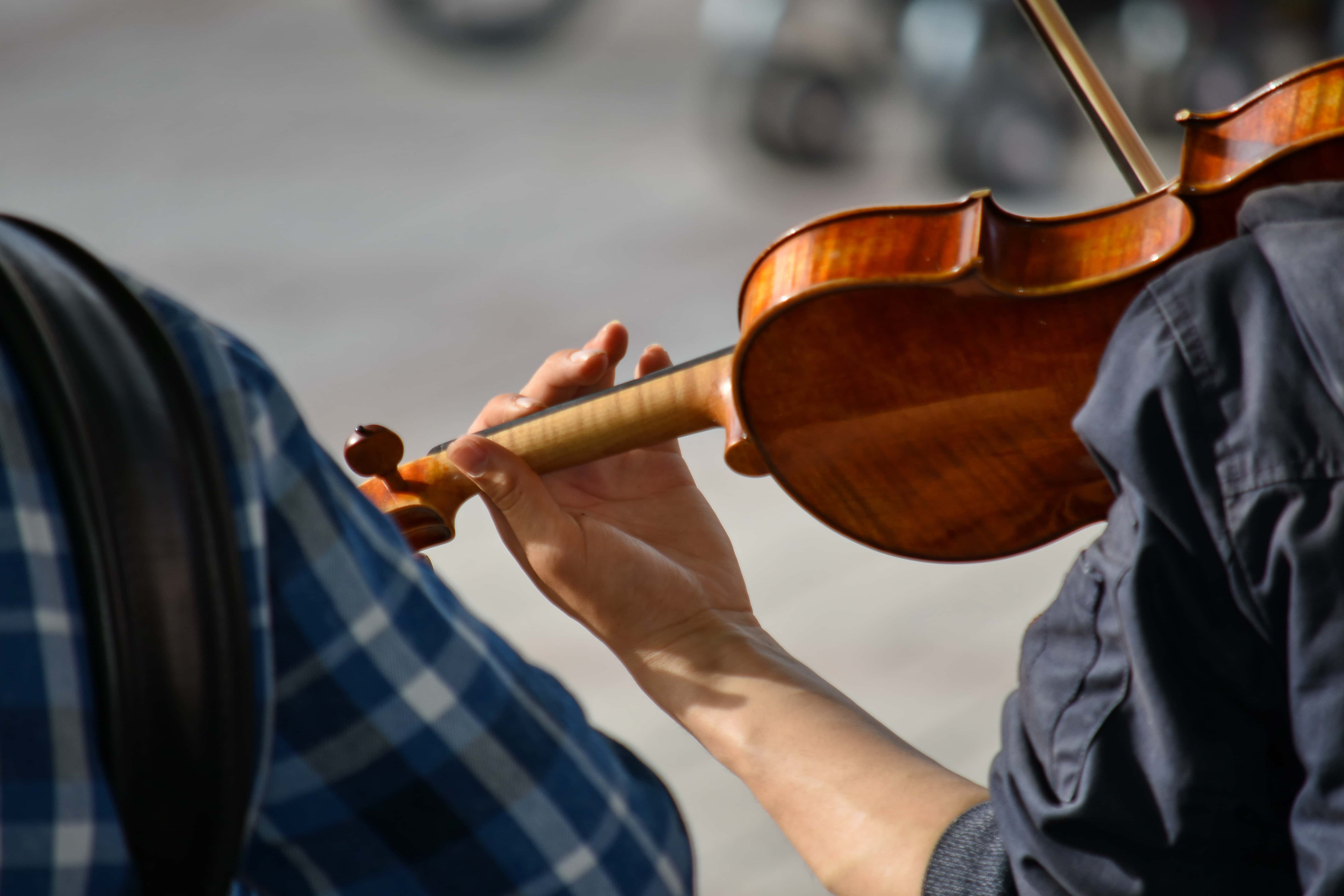 Скрипка на улице