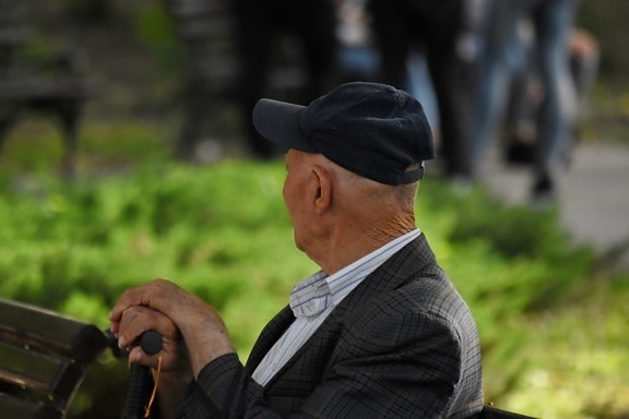 高齢者, 帽子, 男, 古い, 公園, 横から見た図, 人々, アウトドア, 縦方向, レクリエーション