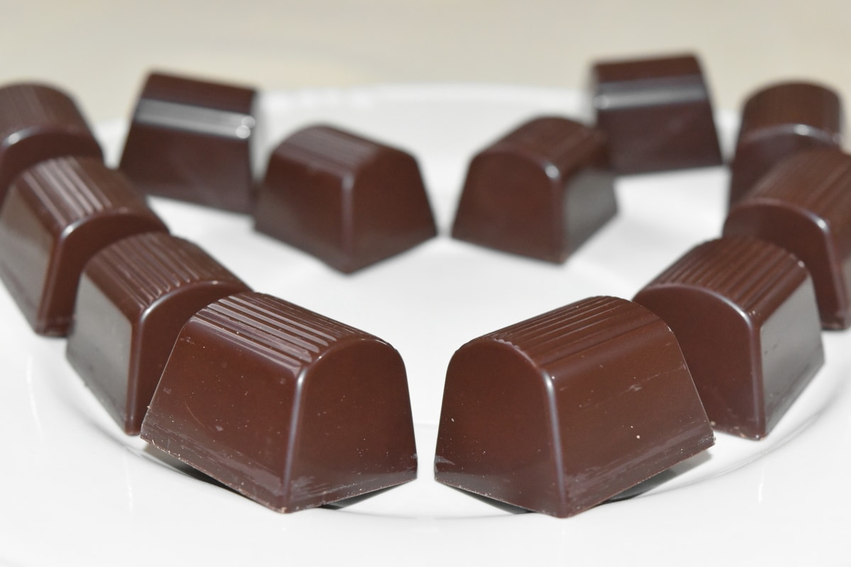 棕色, 巧克力, 巧克力, 糖果, 心, 糖, 美味, 黑暗, 牛奶巧克力, 糖果