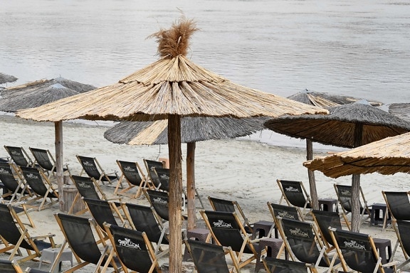 strand, víz, trópusi, nyaralás, napernyő, üdülő, homok, tengerpart, szék, esernyő