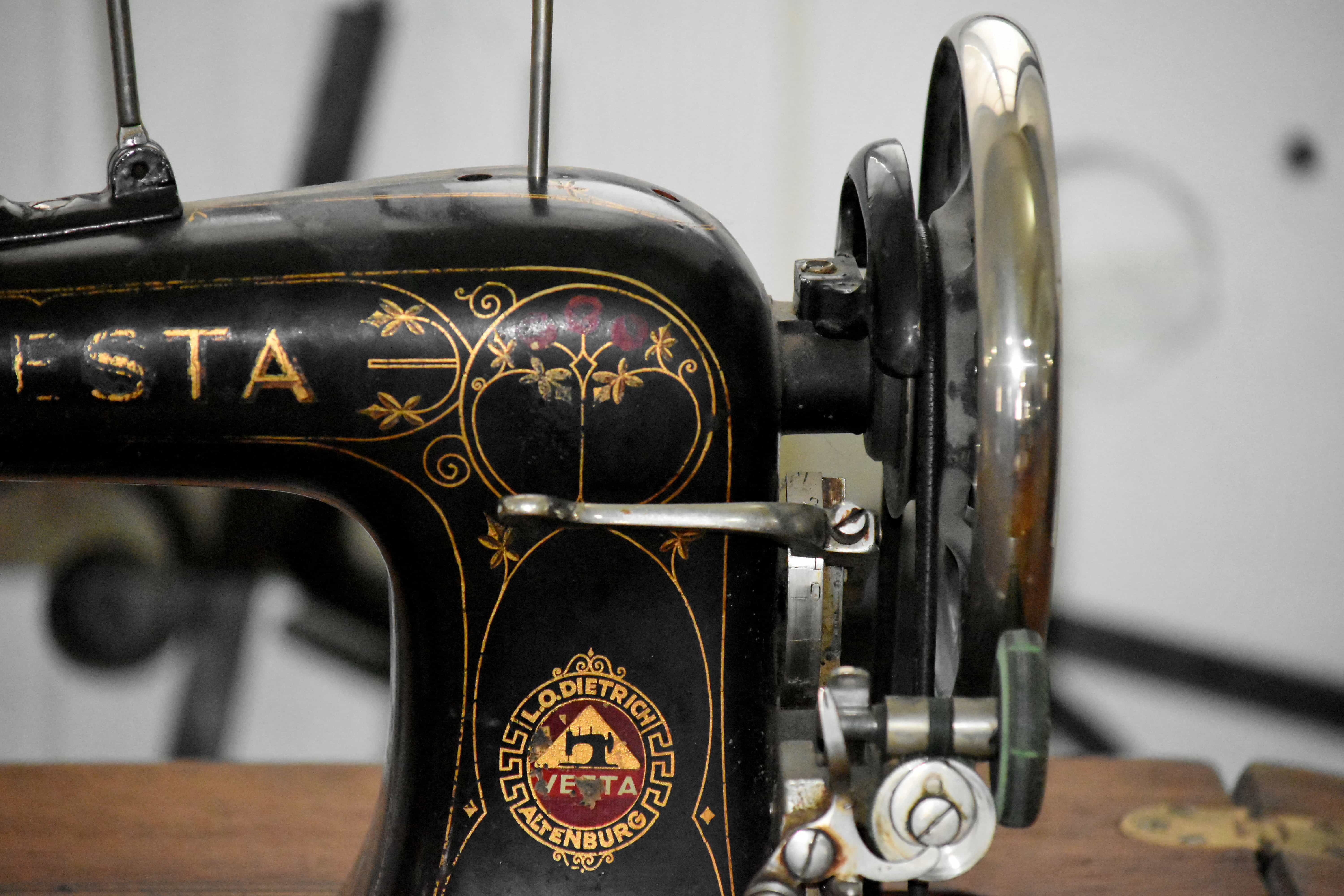 Gratis billede: syning, symaskine, gamle, antik, klassikko, nostalgi, maskiner, industri
