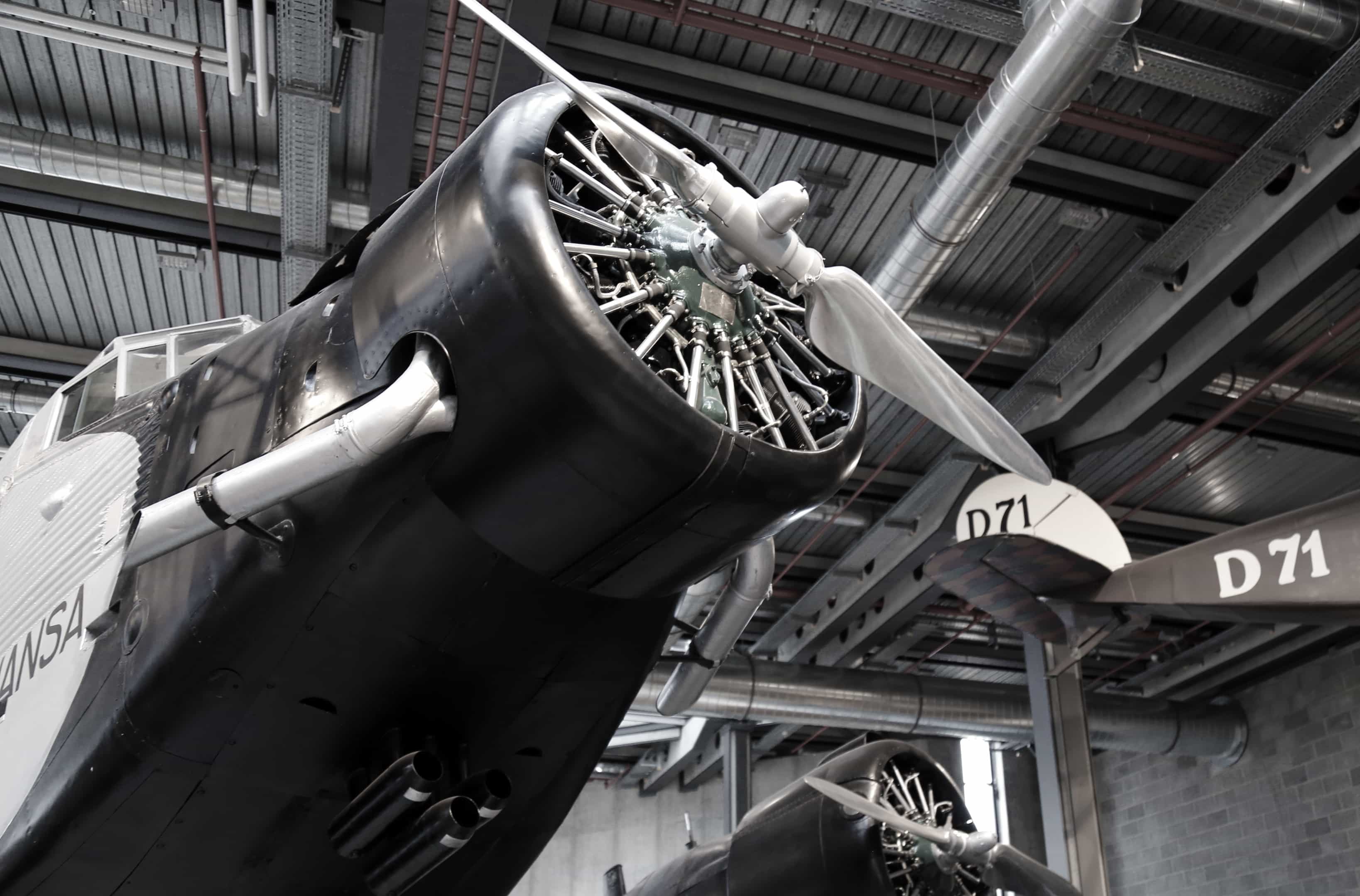 Van storm Rijk Moeras Gratis afbeelding: vliegtuigen, vliegtuigmotor, zwart-wit, museum,  propeller, staal, industriële, Engineering, mechanisme, metaal