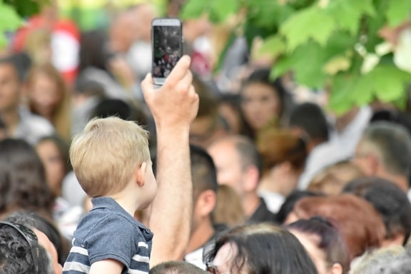 cellphone, child, crowd, spectator, people, photographer, group, many, woman, festival