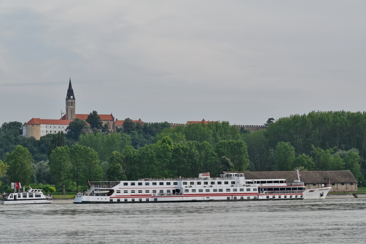Kirchturm, Kroatien, Kreuzfahrtschiff, Danube, Tourismus, touristische Attraktion, Fluss, Wasser, Fahrzeug, Gerät