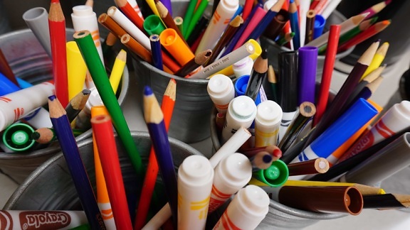 สีสันสดใส, สี, ดินสอสี, รูปวาด, ดินสอ, สี, โรงเรียน, ความคิดสร้างสรรค์, ศิลปะ, องค์ประกอบ
