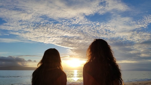 prijatelji, prijateljstvo, djevojke, žene, joga, zalazak sunca, zora, plaža, ocean, krajolik