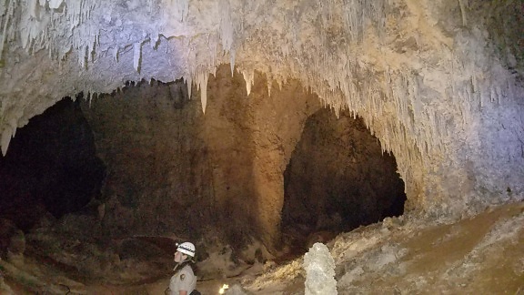Пещерата, проучване, геология, научни изследвания, рок, варовик, тунел, дупка, светлина, пещера