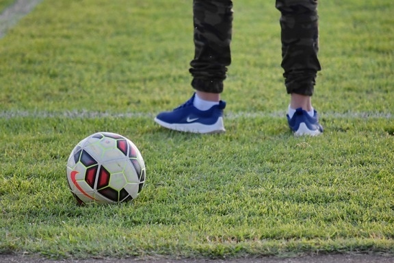 fotball, fotballspiller, sport, fotball, utstyr, spillet, fotball, ballen, gresset, foten