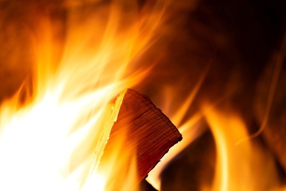 лагерен огън, опасност, камина, дърва за огрев, пламъци, топлина, запалване, огън, Горещи, пламък