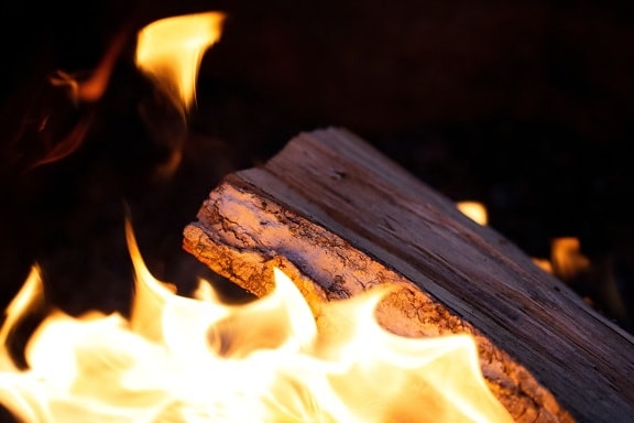 Brennholz, Fackel, Flamme, Brennen, Feuer, Wärme, heiß, Licht, Kamin, Lagerfeuer