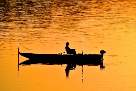 barca de pescuit, uneltele de pescuit, om, umbra, apus de soare, zori de zi, reflecţie, barca, apa, pescar