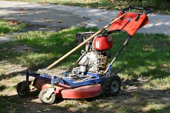 engine, garden, lawn, lawnmower, rake, tool, vehicle, machine, wheel, grass
