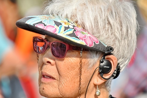 auriculares, personas de edad avanzada, cara, Japonés, vertical, gafas de sol, mujer, Festival, personas, diversión