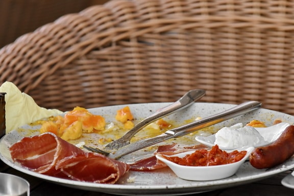 breakfast, cheese, egg yolk, fork, ham, knife, restaurant, meal, plate, lunch
