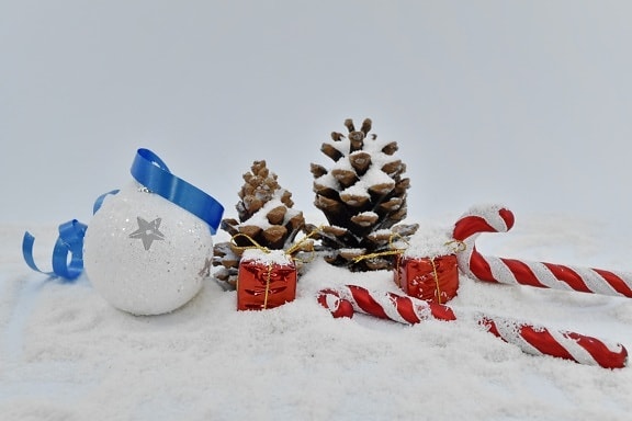 δώρα, στολίδι, Χειμώνας, Χριστούγεννα, χιόνι, Νεκρή φύση, παγετός, γιορτή, ξύλο, νιφάδα χιονιού