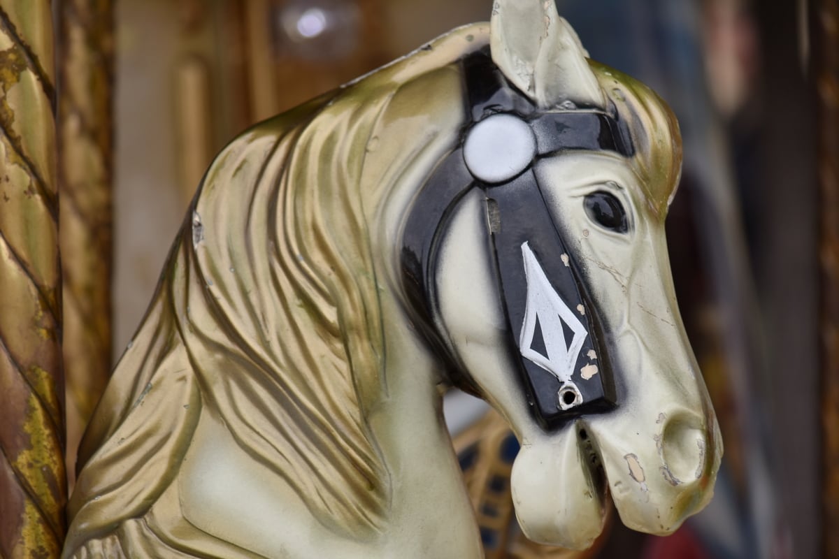 con ngựa, cũ, nhựa, đồ chơi, cửa hàng đồ chơi, Carousel, tác phẩm điêu khắc, bức tượng, nghệ thuật, trong nhà