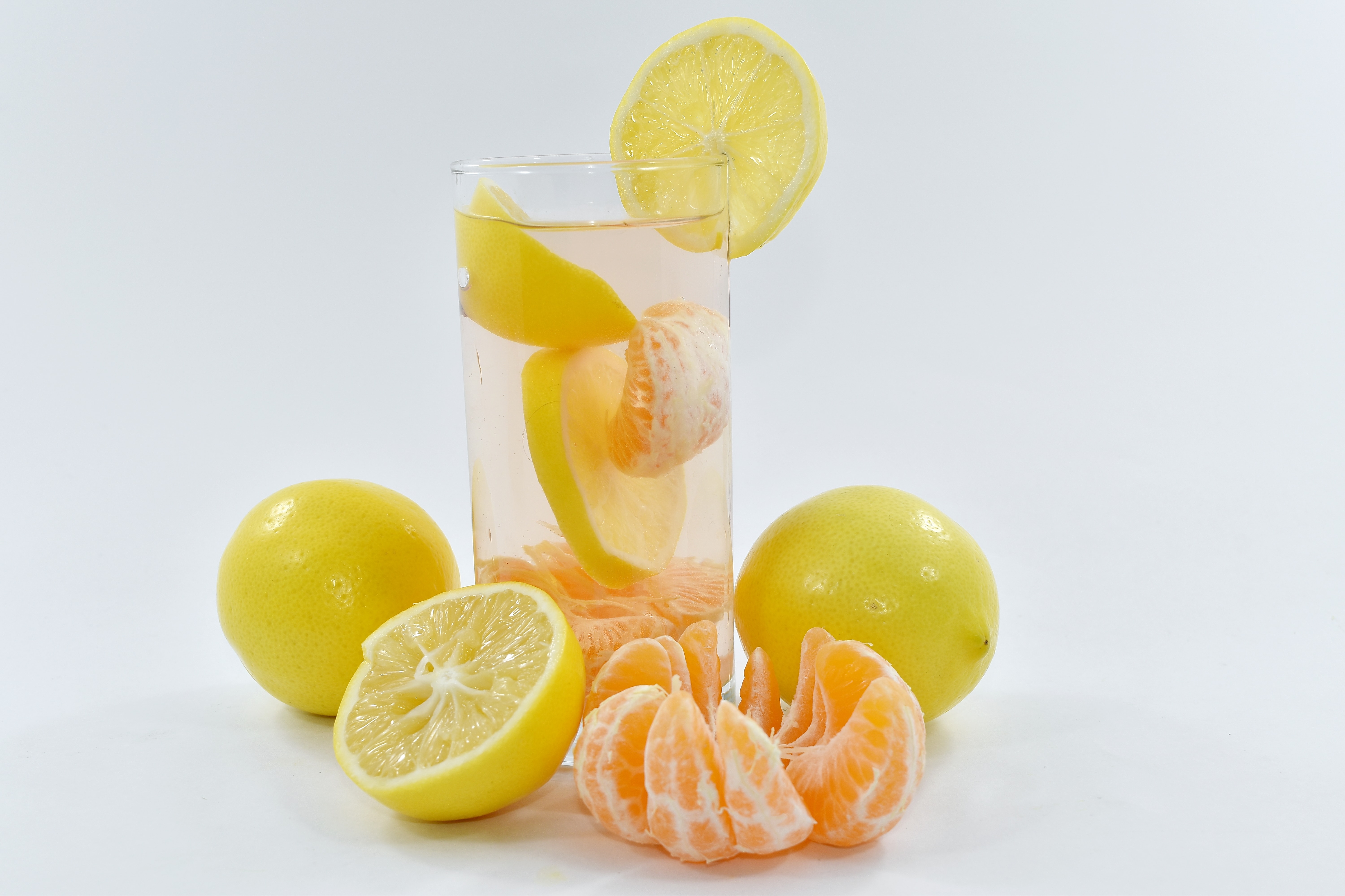 Сделать напиток из лимонов. Фреш цитрус. Orange&Tangerine лимонад. Апельсин и лимон. Лимонад апельсин лимон.