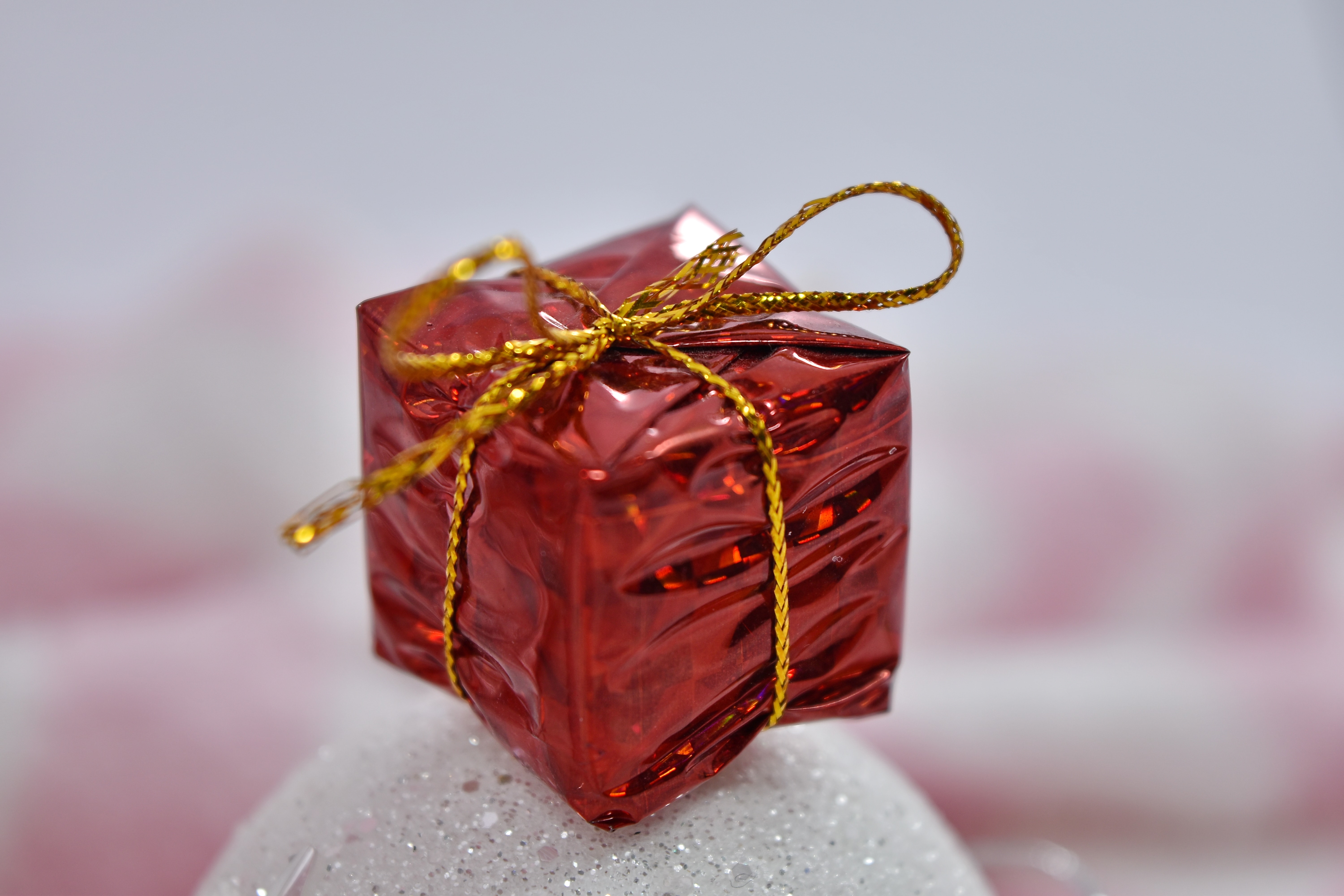 Image libre: décoration, cadeaux, nouvel an, Paquets, rosâtre, Noël,  thread, célébration, traditionnel, brillant