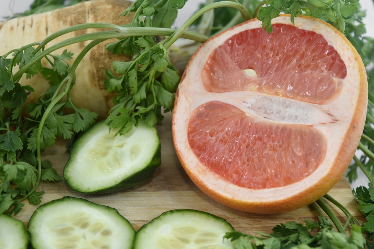 uborka, köret, grapefruit, zöld levelek, petrezselyem, saláta, vitamin, diéta, egészséges, friss