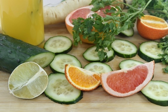 напречно сечение, краставица, плодове, плодов сок, грейпфрут, лимон, мандарин, магданоз, зеленчуци, салата