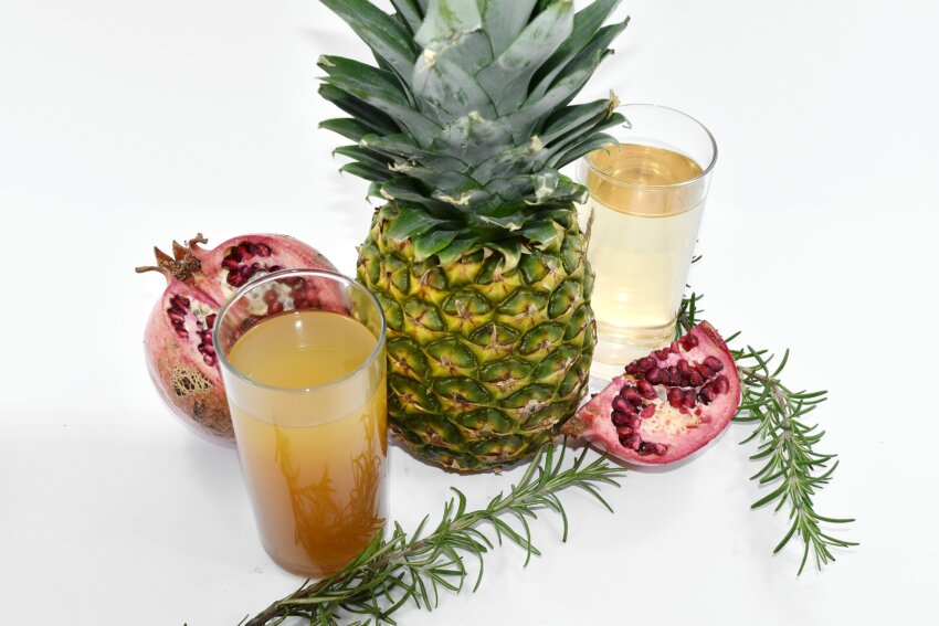 Гранат ананас. Pomegranate & Pineapple Фреш. Леонтьев ананасовый сок. Pineapple & Pomegranate.