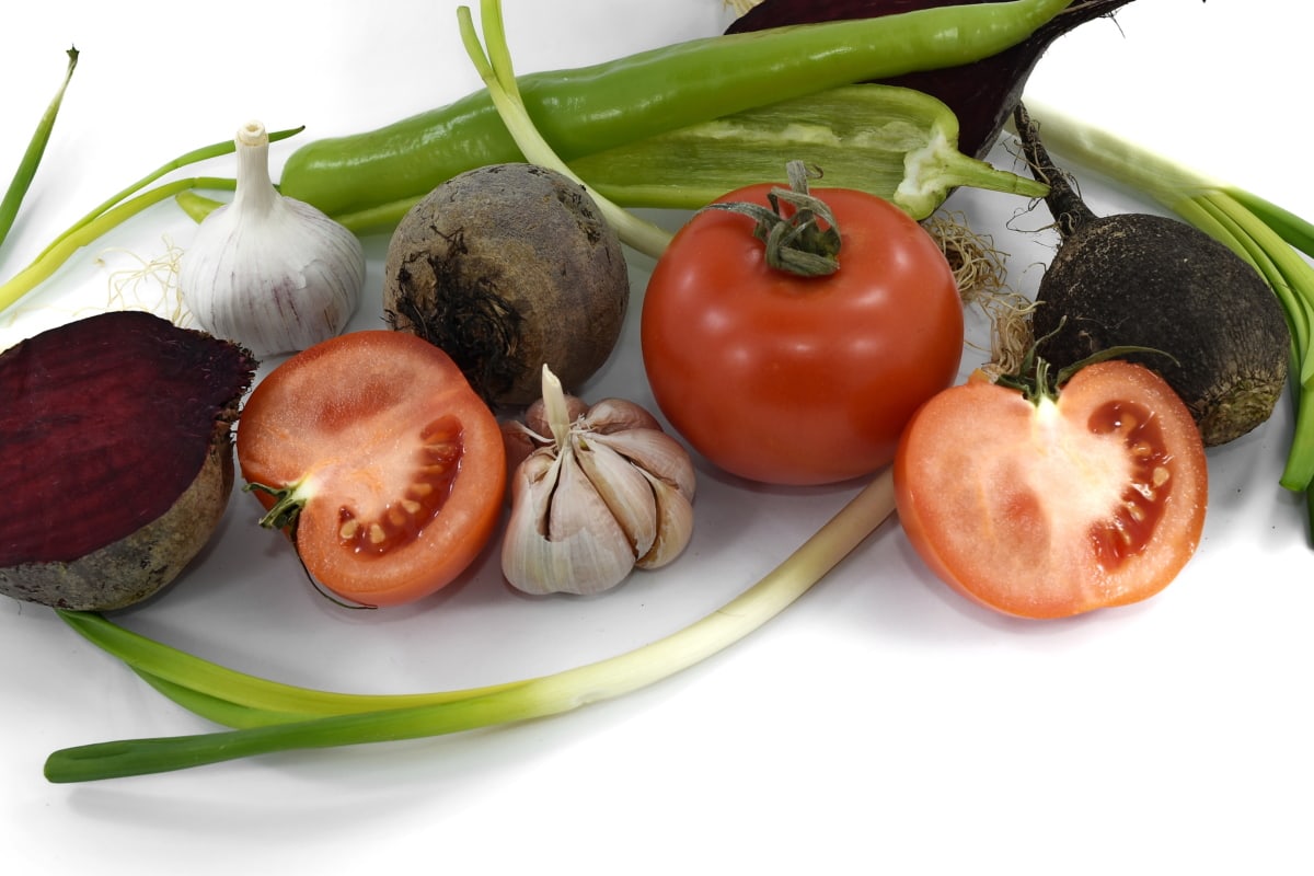 beetroot, garlic, onion, radish, slices, tomatoes, tomato, food, pepper, diet