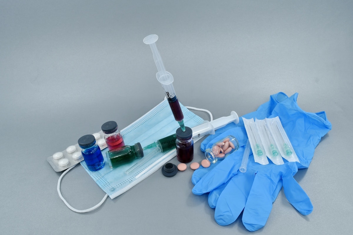 Blut, Blutagar, Blut-Analyse, Ausrüstung, Gesichtsmaske, Handschuhe, Labor, Latex, Nadeln, Pillen