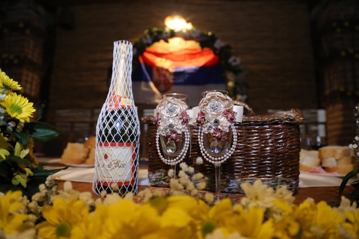 ceremoni, dekoration, blomma, glas, heminredning, rött vin, rost, flätad korg, inredning och design, vin