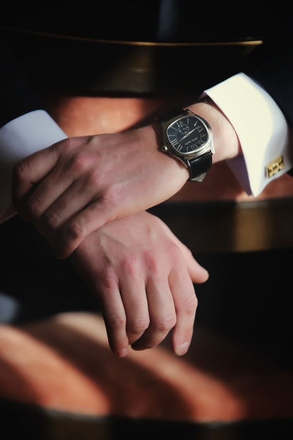 horloge analogique, élégance, jeune marié, mains, costume, montre à bracelet, temps, main, gens, homme