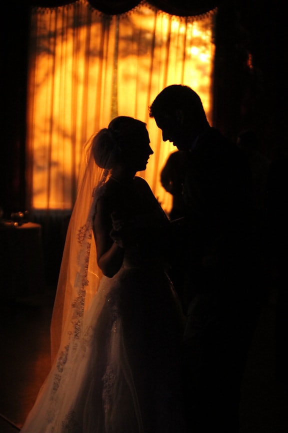bruden, kjole, brudgommen, interiør, pen jente, silhuett, solnedgang, sløret, kjærlighet, lys