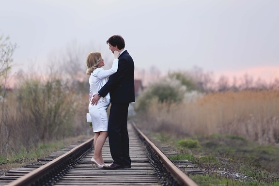 Braut, Bräutigam, Mann, Reise, Ehe, Eisenbahn, Eisenbahn, Bahnhof, romantische, Hochzeit