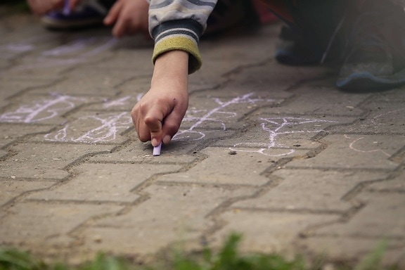 hand, pavement, drawing chalk, street, child, urban, road, graffiti, girl, city