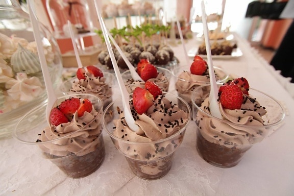chocolate, icecream, mousse, spoon, dessert, strawberry, cream, fruit, delicious, berry