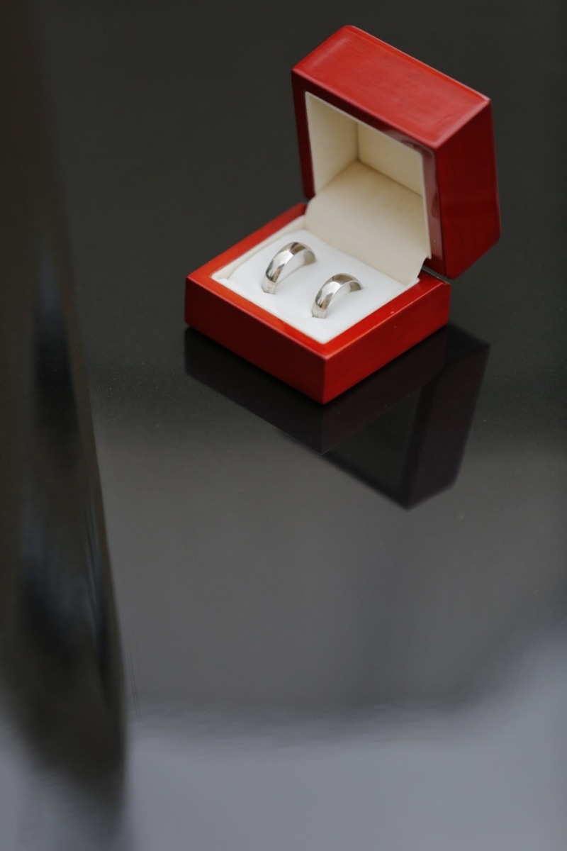 boîte de, élégance, bijoux, luxe, rouge, anneaux, bague de mariage, objet, fermer, en détail