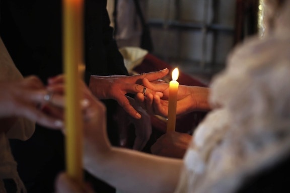 Candle-Light, Kerzen, Zeremonie, Christentum, Kirche, Flamme, Religion, geistigkeit, Hochzeit, Ehering