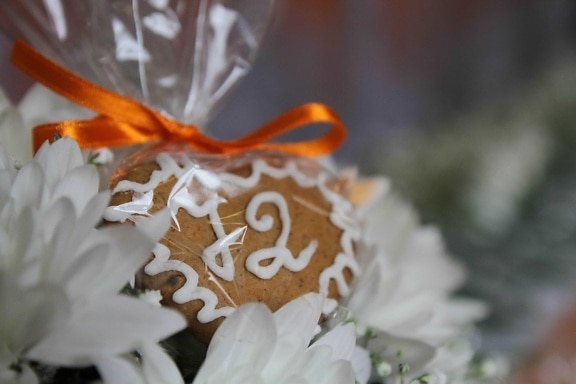 baked goods, biscuit, gingerbread, heart, romantic, decoration, blur, romance, bright, elegant