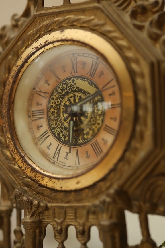 analog clock, artwork, baroque, bronze, golden glow, handmade, old, vintage, precision, clock