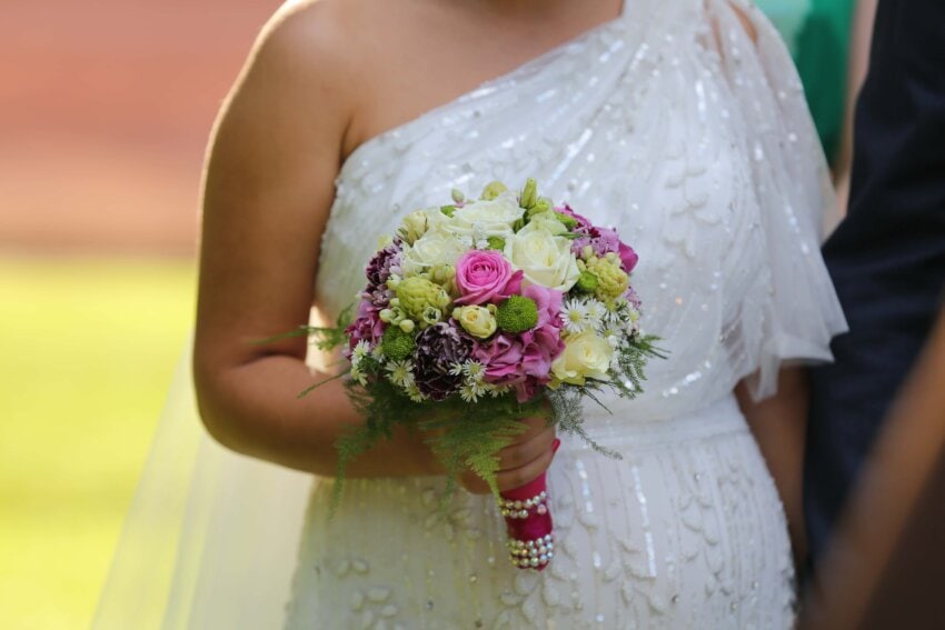 Imagen Gratis Hermosa Ceremonia De Contacto Directo Vestido Mano Velo Boda Ramo De Novia 9677