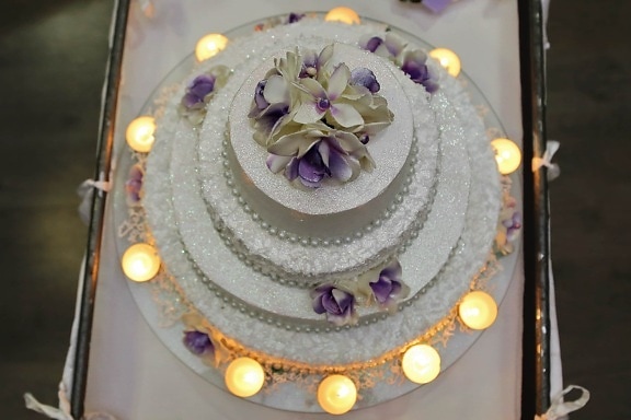 luz de velas, velas, elegância, glamour, luxo, casamento, bolo de casamento, decoração, placa, celebração