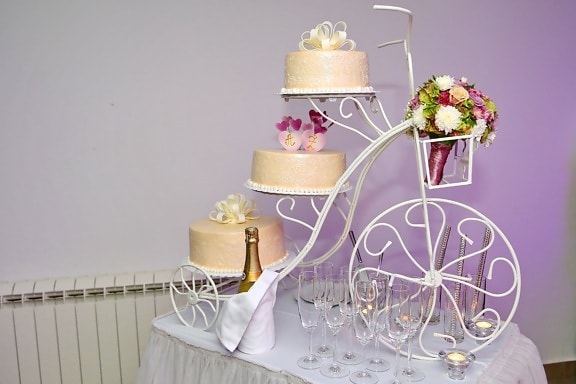 sampanie, decor, ochelari, buchet de nuntă, tort de nunta, vin alb, interior design, nunta, sărbătoare, floare
