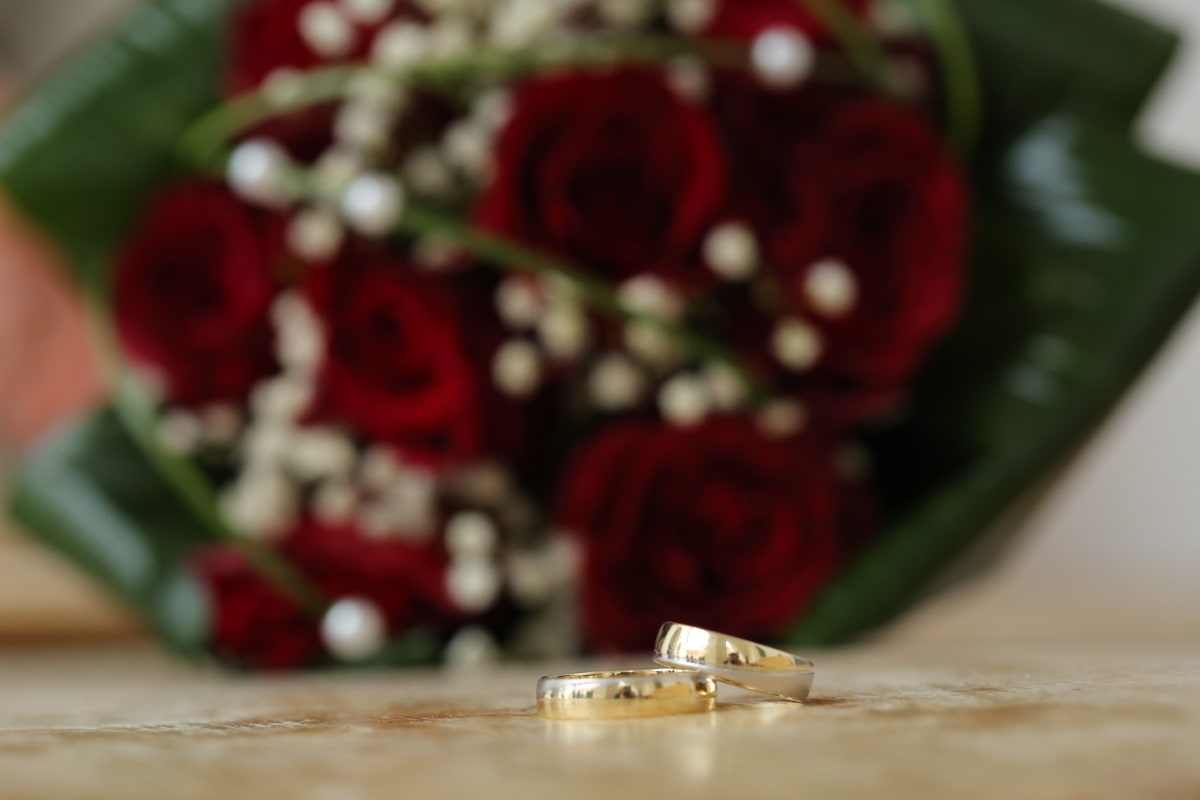 aur, strălucire aurie, reflecţie, inel, buchet de nuntă, inel de nunta, floare, nunta, decor, natura statica