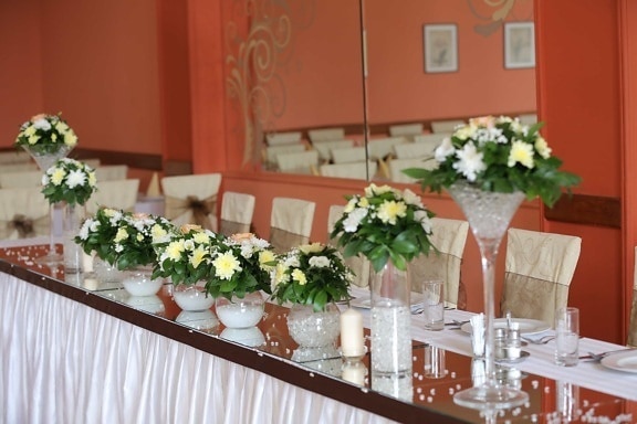 banquet, bouquet, glasses, mirror, spoon, tablecloth, tableware, vase, wedding, interior design