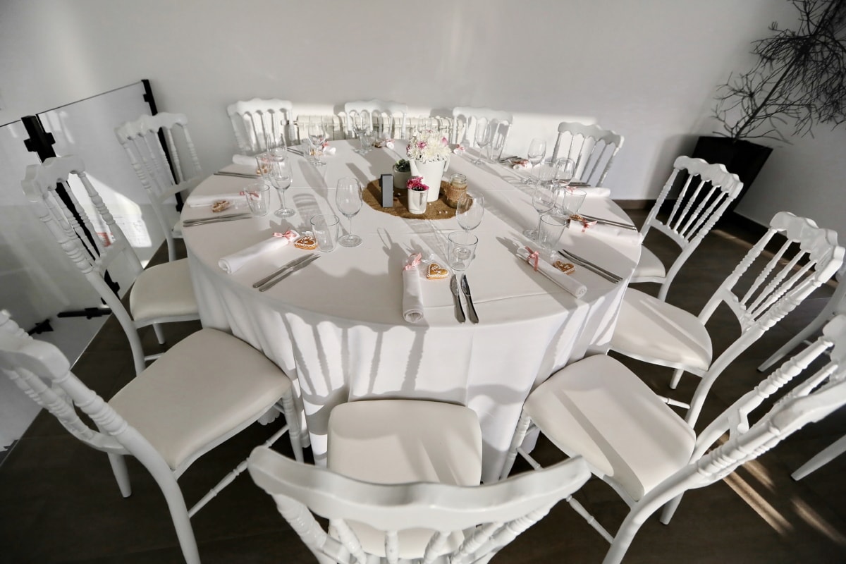 chaises, salle à manger, table à dîner, meubles, Hôtel, décoration d’intérieur, luxe, argenterie, à manger, chaise