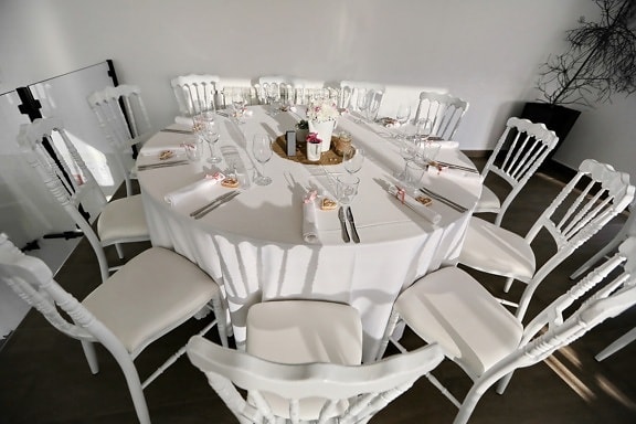 стулья, обеденная зона, обеденный стол, мебель, Отель, дизайн интерьера, люкс, серебро, Столовая, стул