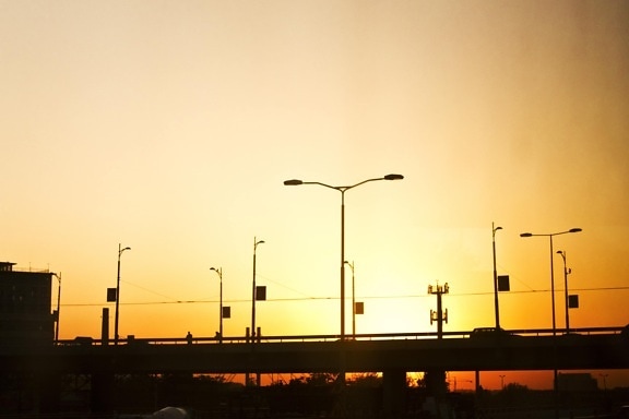 puesta de sol, silueta, puente, área urbana de, atasco de tráfico, suburbano, turbina de, energía, generador de, electricidad