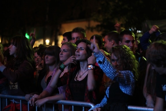 rock koncert, musik, väkijoukko, tilskuer, natteliv, publikum, natklub, folk, venner, mange