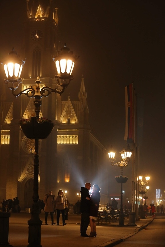 noche, Catedral, Centro de la ciudad, calle, la vida nocturna, romántica, novio, novia, araña de luces, noche