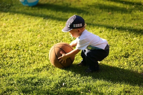 bébé, enfant en bas âge, basket-ball, lecteur, herbe, baseball, Ball, sport, jeu, actif