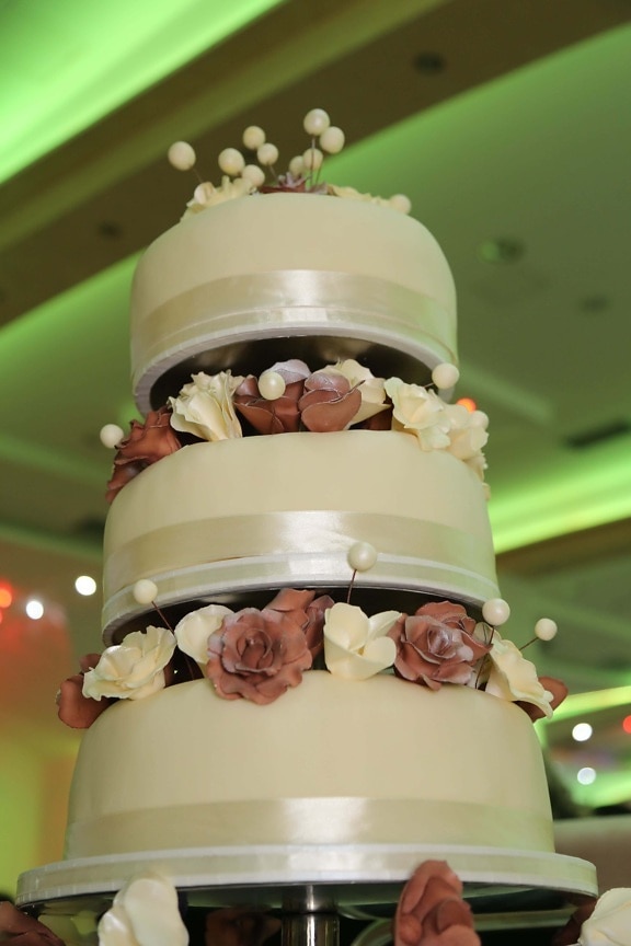 wedding cake, lights, hotel, wedding, baking, groom, love, elegant, indoors, design